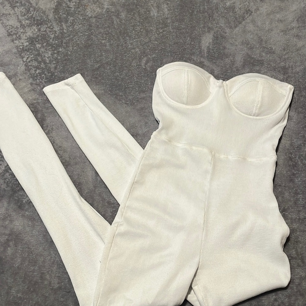 Jumpsuit worn once good condition from fashion nova